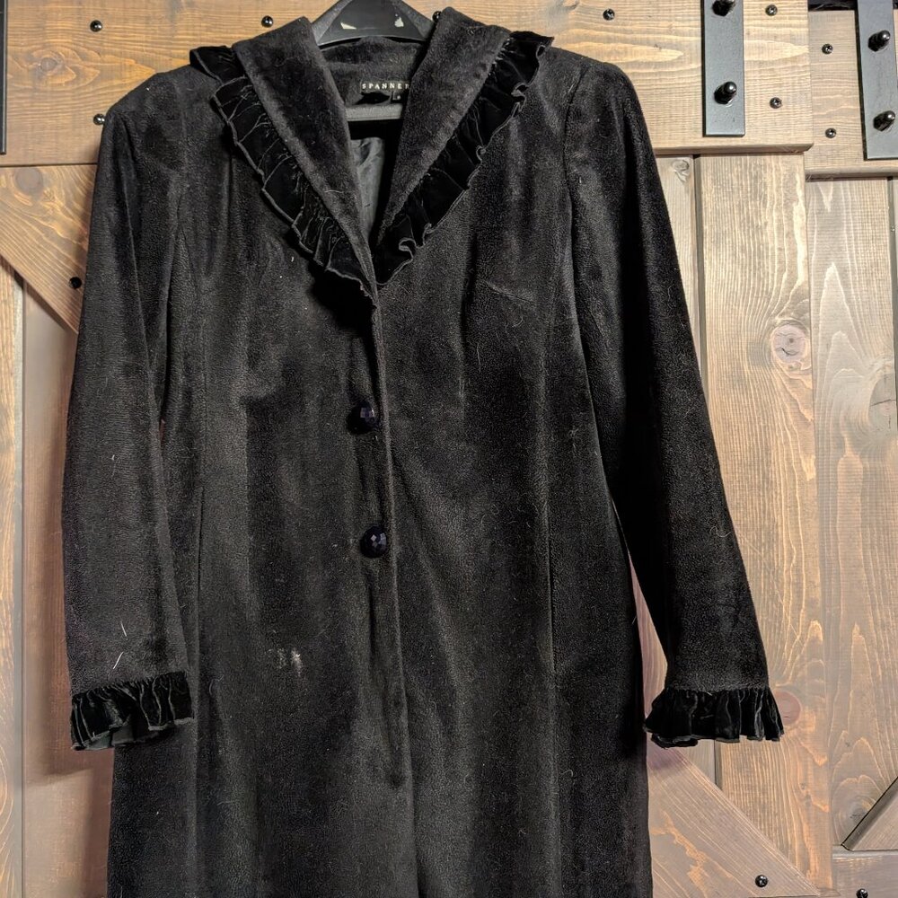 Spanner 3/4 length coat; black plush with satin lining size 8